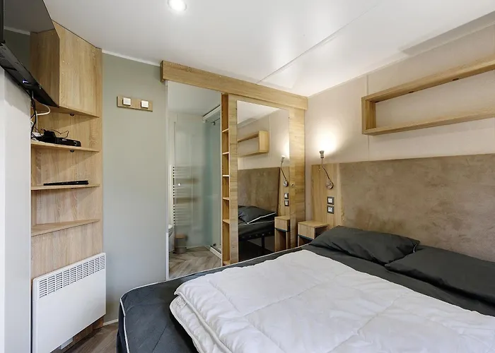 Mobile Du Bois Dormant Campsite *