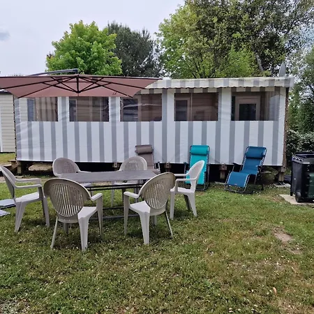 Mobile Du Bois Dormant مكان تخييم سان جان دي مونت