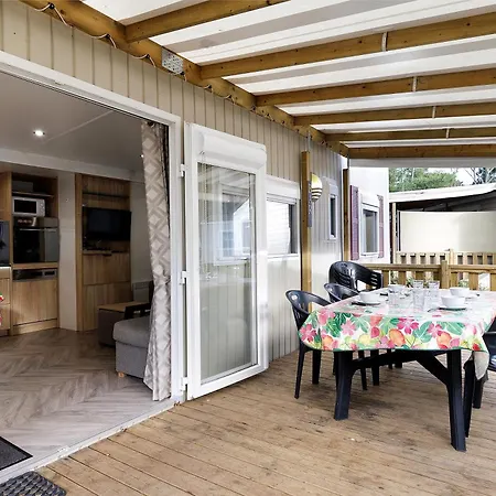 Mobile Du Bois Dormant مكان تخييم *