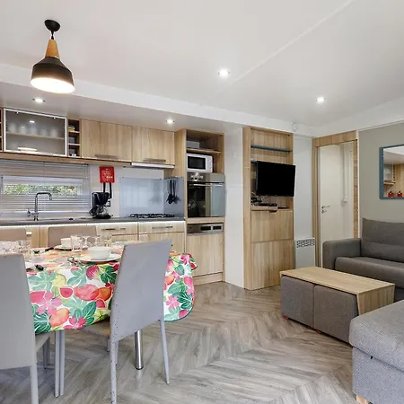 مكان تخييم Mobile Du Bois Dormant سان جان دي مونت