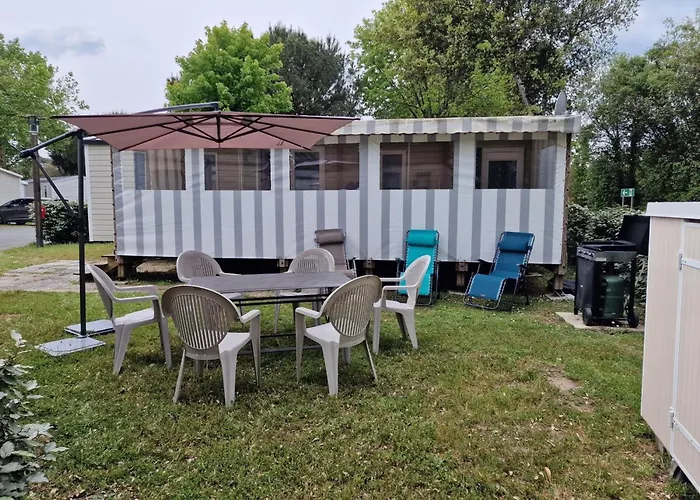 Mobile Du Bois Dormant 营地 圣让-德蒙