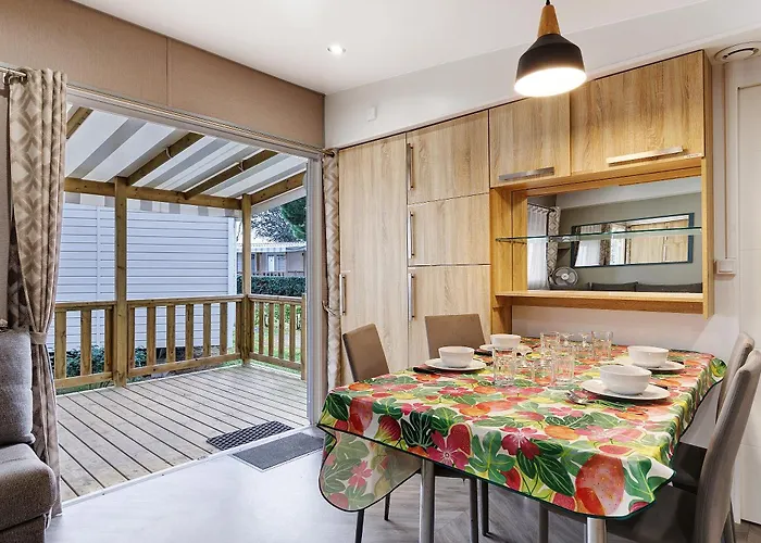 Mobile Du Bois Dormant 圣让-德蒙